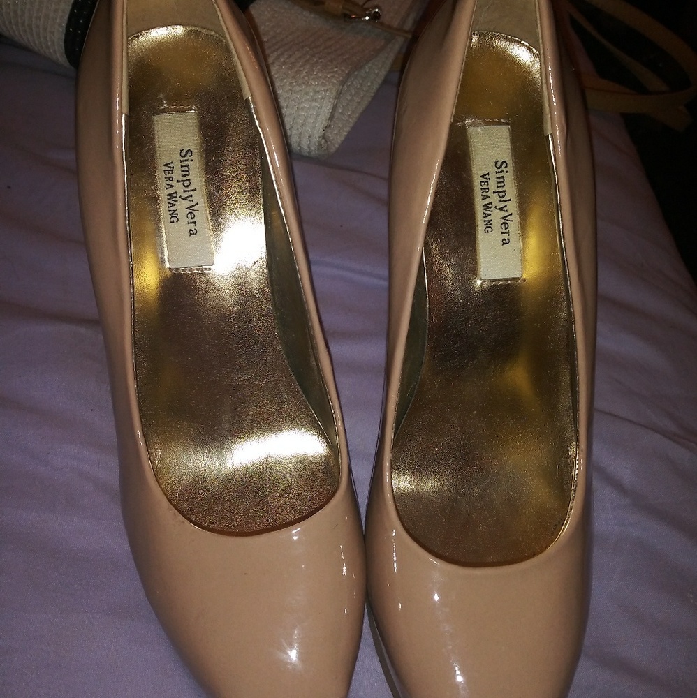 Vera Wang Simply Vera